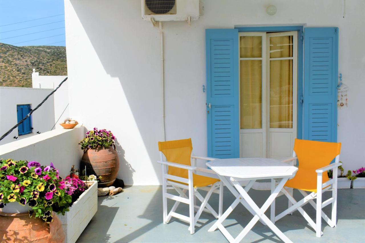 Angeliki Pension Katapola Bagian luar foto