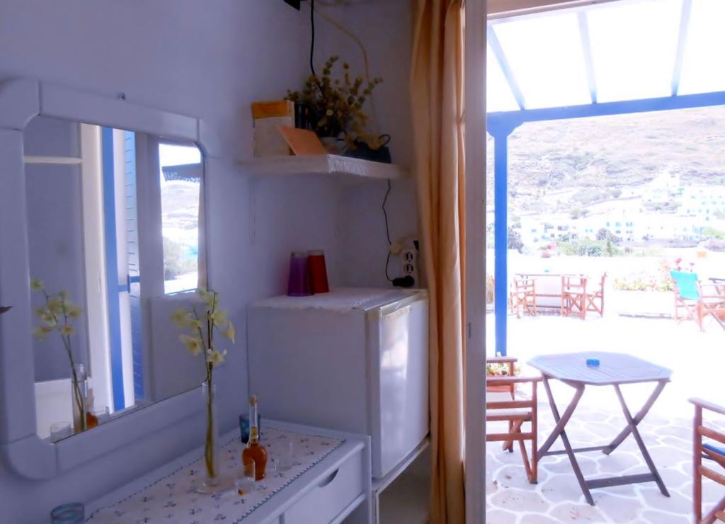 Angeliki Pension Katapola Bagian luar foto