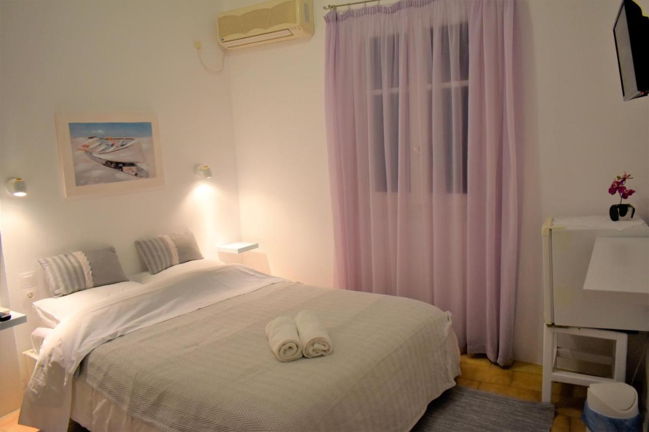 Angeliki Pension Katapola Bagian luar foto
